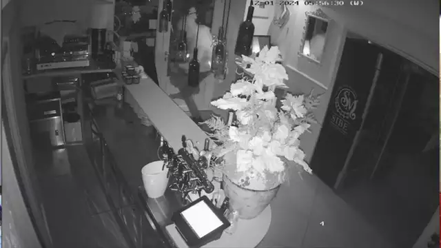 furto con spaccata al ristorante Chicco d'uva