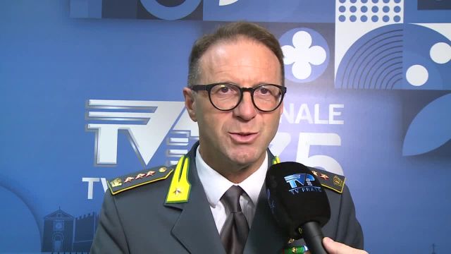 Grande successo per lo spettacolo della Guardia di Finanza al teatro Politeama