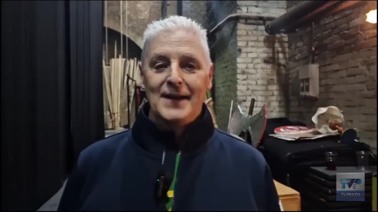 Omaggio a Nuti e tutto esaurito per la prima della rivista delle Pagliette