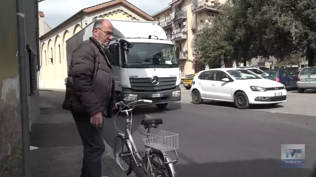Inchiesta strade, via San Paolo disseminata di rifiuti