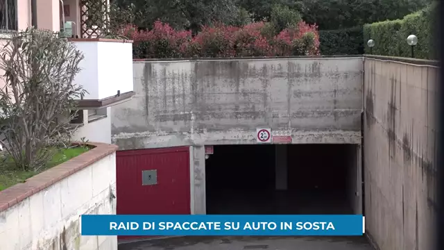 Raid di spaccate su auto in sosta in viale Montegrappa