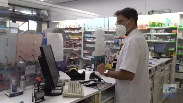 E' boom di richieste di tamponi in farmacia, i lavoratori no vax prenotano fino a Natale