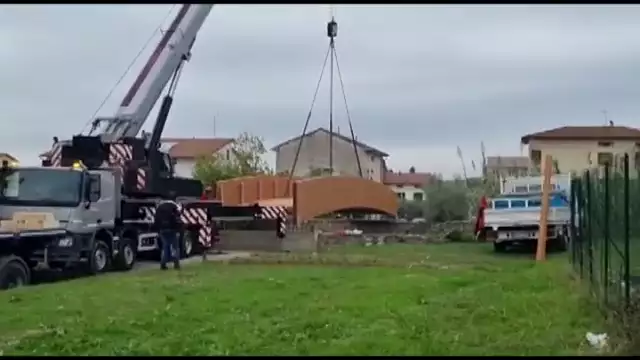 posa passerella sul torrente agna