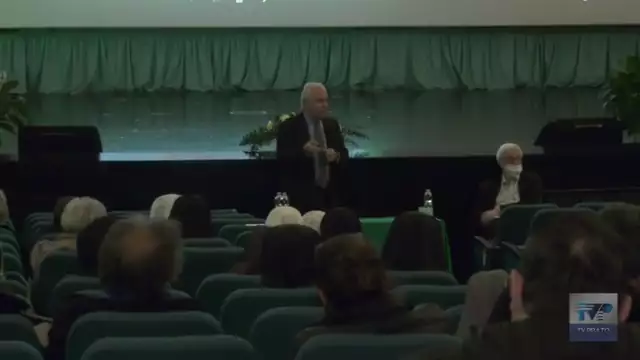 Riscoprire la freschezza e profumare il mondo: intervista al direttore di Avvenire Marco Tarquinio