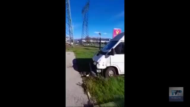 Allarme al Macrolotto Uno, furgoni sequestrati trasformati in discariche abusive