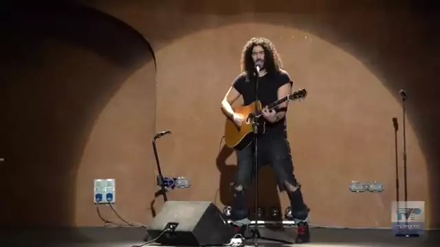 Al Fabbricone Ramy Essam, il cantore di libertà e giustizia, in ricordo di Giulio Regeni