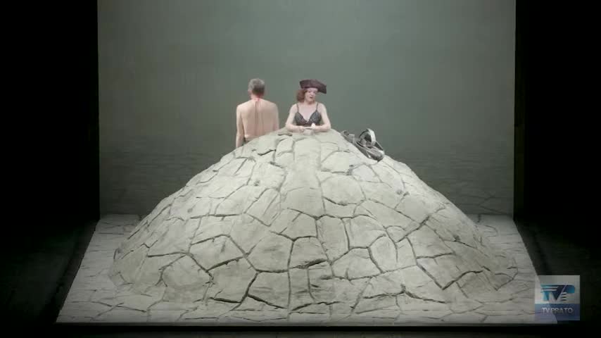 Civica porta i Giorni felici di Beckett al Metastasio