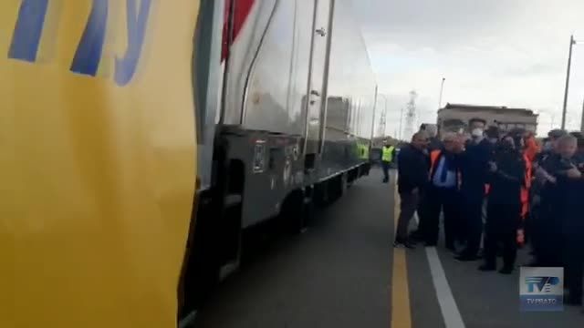 Parte il treno per l'Ucraina carico della solidarietà dei toscani