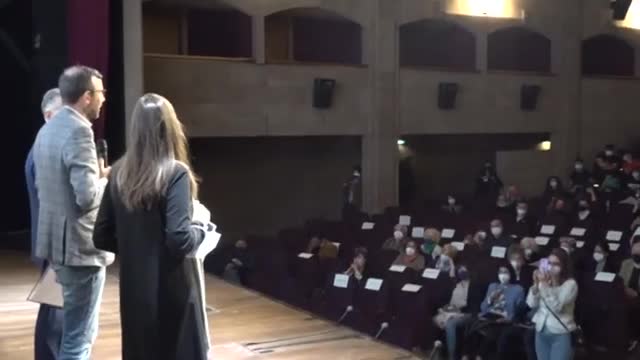 proiezione del film greg al cinema della compagnia