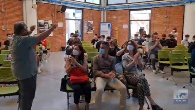 Gli studenti del Marconi donano alla città 150 bici riparate