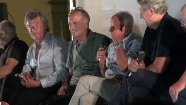 Le vecchie glorie viola Antognoni, Chiarugi, Merlo e Esposito nei chiostri di San Domenico