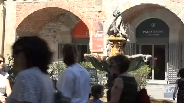 Saldi di luglio in centro a Prato