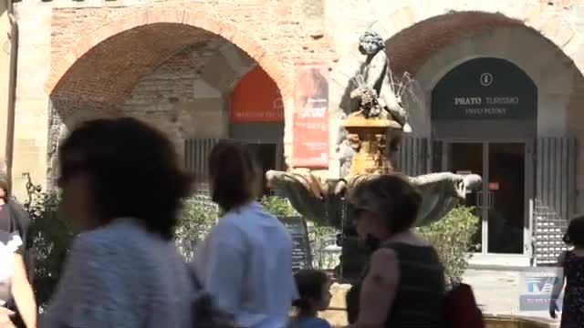 Saldi di luglio in centro a Prato
