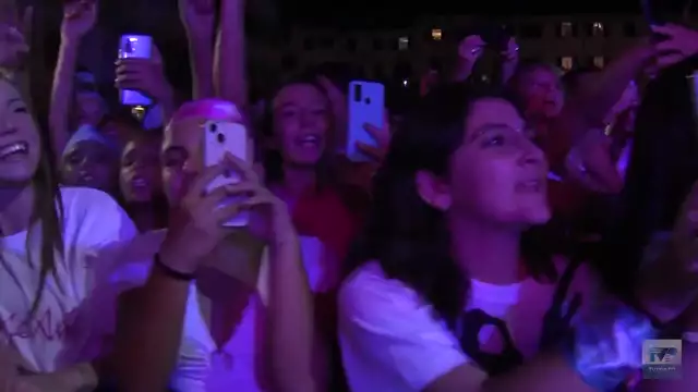 Sangiovanni fa ballare 3mila persone in piazza Duomo