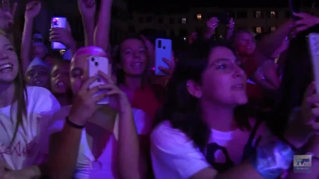 Sangiovanni fa ballare 3mila persone in piazza Duomo