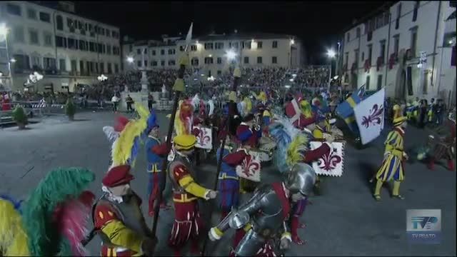 L'inedito saluto di Firenze alla città di Prato al Corteggio storico