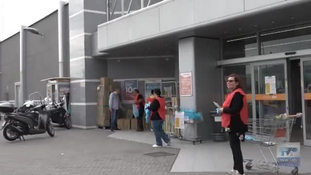 La raccolta alimentare a favore dell'Emporio della solidarietà di Prato