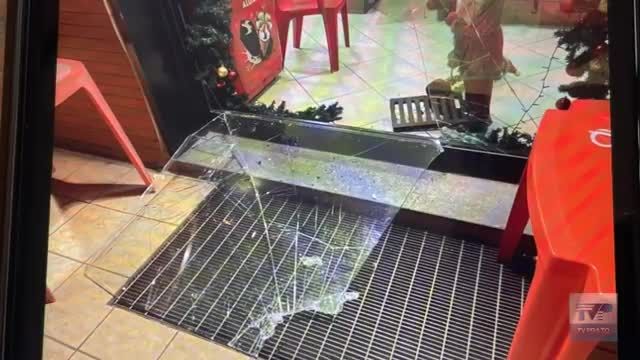 Furto con spaccata al Caffè Jovita di via Tagliamento