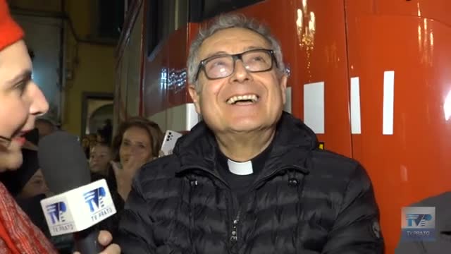 Il ritorno della Befana dei pompieri in piazza Duomo