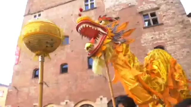 la sfilata per il capodanno cinese