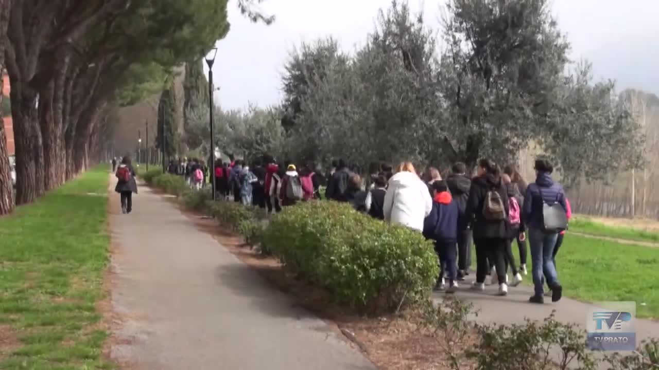 Lungo Bisenzio di Viale Galilei è la seconda tappa dell'iniziativa Puliamo il mondo.