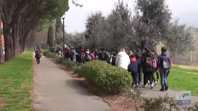 Lungo Bisenzio di Viale Galilei è la seconda tappa dell'iniziativa Puliamo il mondo.