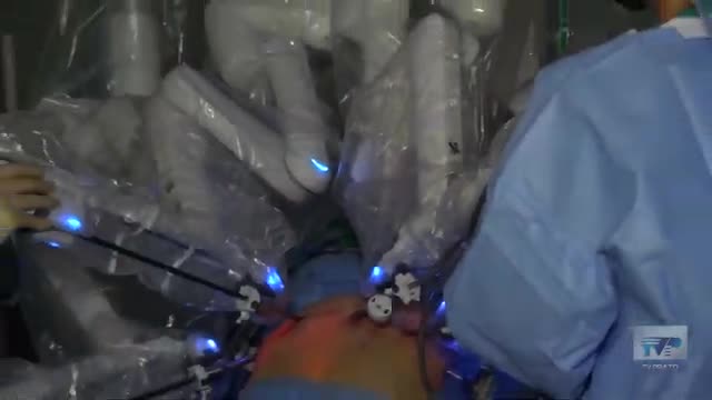 Chirurgia robotica mini invasiva al Santo Stefano, viaggio in sala operatoria