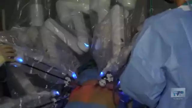 Chirurgia robotica mini invasiva al Santo Stefano, viaggio in sala operatoria