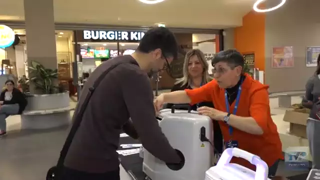 Giornata igiene mani, il box a ultravioletti che controlla il corretto lavaggio