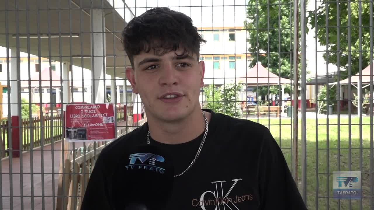 Le voci dei maturandi pratesi all'uscita della prima prova scritta