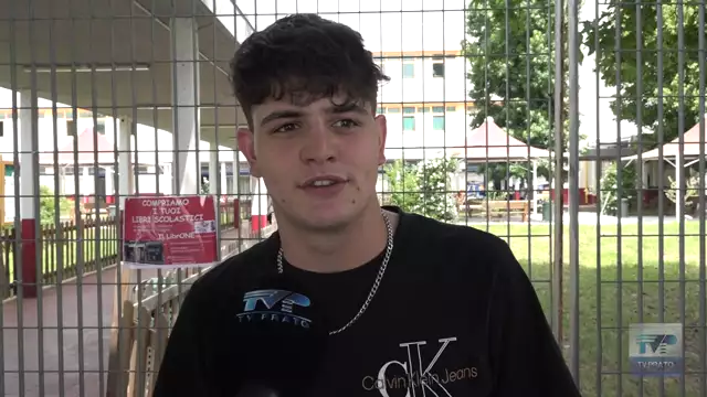 Le voci dei maturandi pratesi all'uscita della prima prova scritta