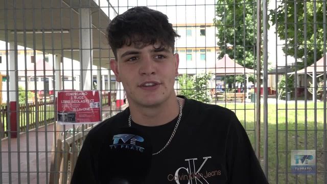 Le voci dei maturandi pratesi all'uscita della prima prova scritta