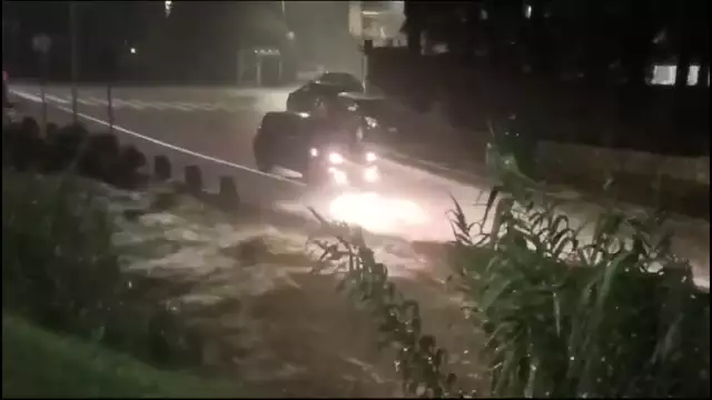 Maltempo a Prato, le impressionanti immagini delle zone alluvionate riprese dai cittadini