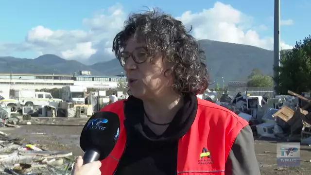 I ricordi dei pratesi trasformati in rifiuti dall'alluvione