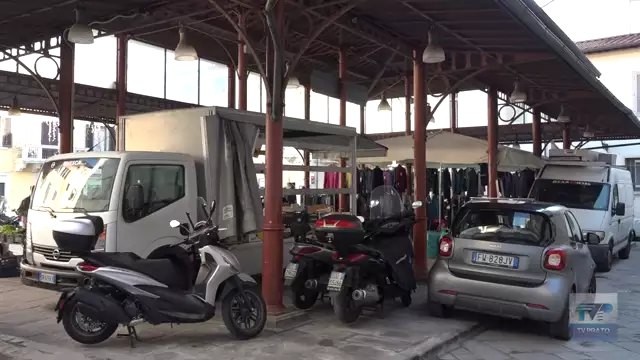 Piazza Lippi, funzionano i negozi storici ma restano i problemi di spaccio e decoro