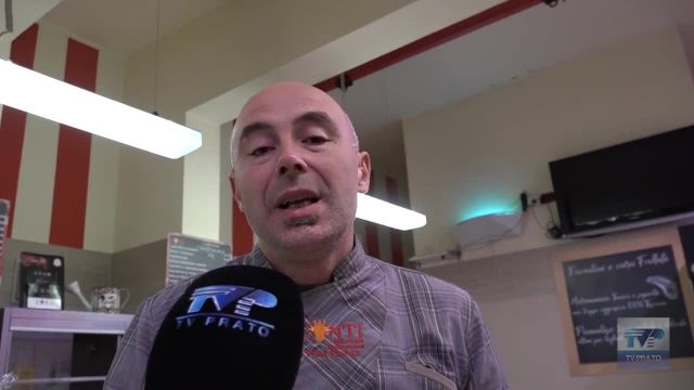 Dopo l'alluvione Villa Fiorita si accende con le luminarie natalizie volute dai commercianti